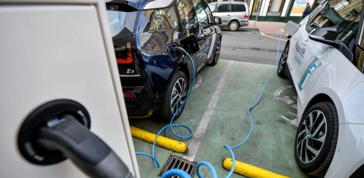 električni automobil