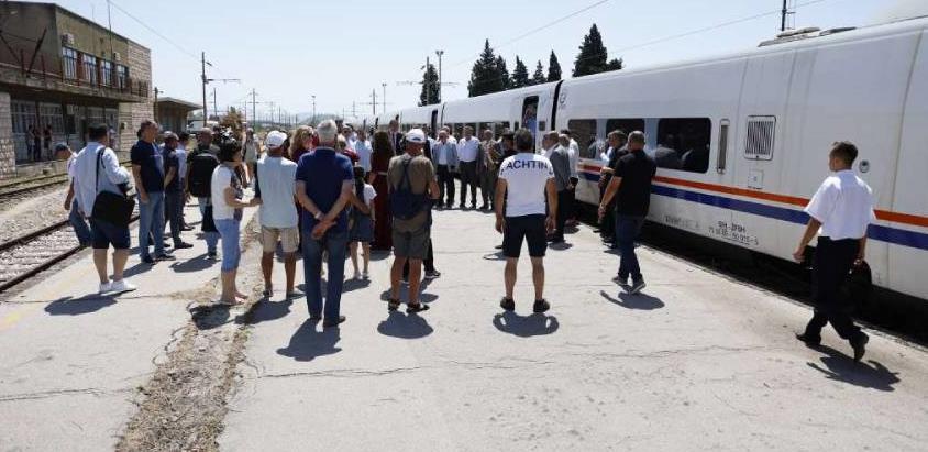 ŽELJEZNIČKI PRIJEVOZ