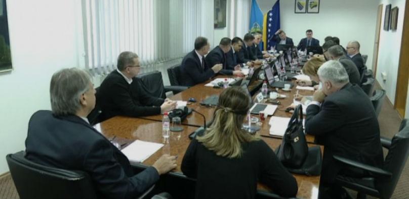 Vlada TK subvencionira kredite Sparkasse banke za privredu