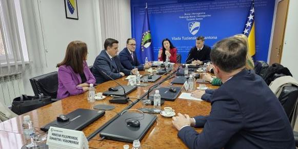 Vlada Tuzlanskog kantona