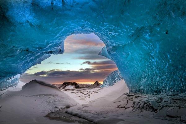 Zavirite u fascinantne ledene pećine Islanda