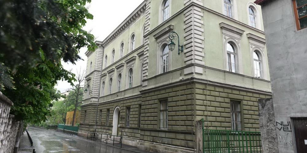 škola