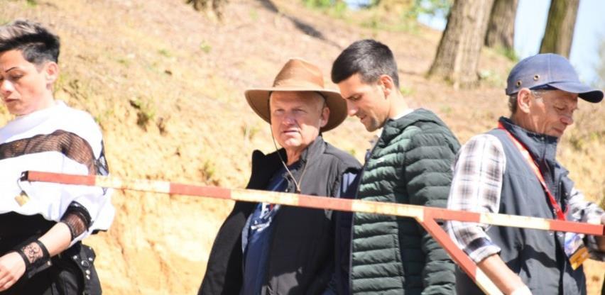 Novak Đoković u društvu supruge i djece krenuo u obilazak piramida