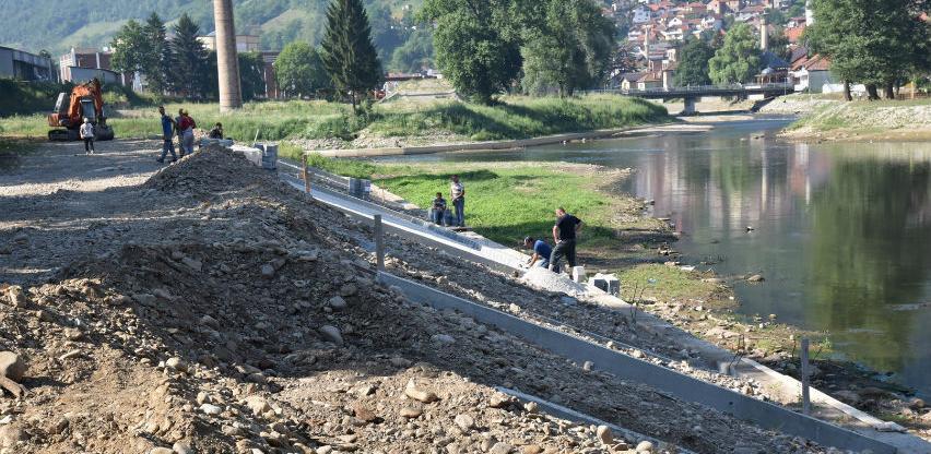 Intenzivirani radovi na uređenju desne obale rijeke Bosne