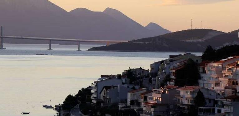 NEUM