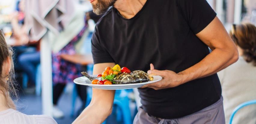 Tisuće osoba iz BiH mogle bi ostati bez sezonskog posla u Hrvatskoj i Crnoj Gori