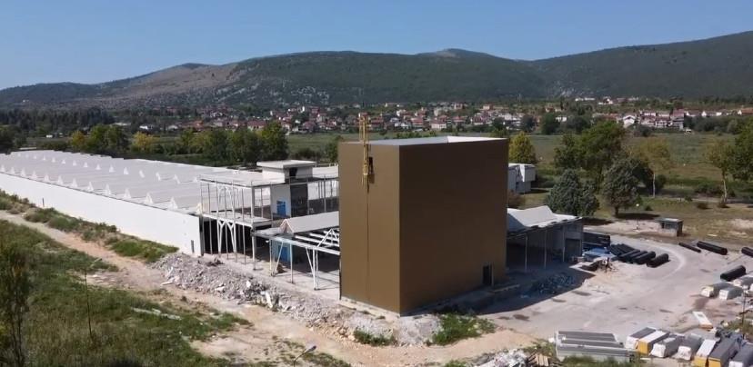 Radnici u čapljinskoj "Lasti" na poslu 2021. godine (VIDEO)