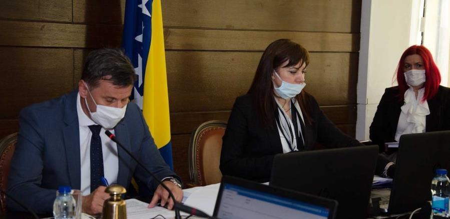 Solak će i tokom suspenzije primati punu plaću