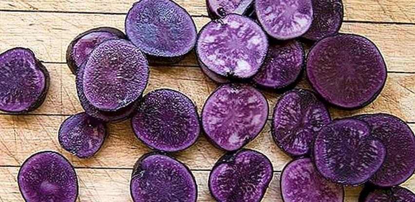 Novinarka uzgaja krompir koji se može jesti sirov