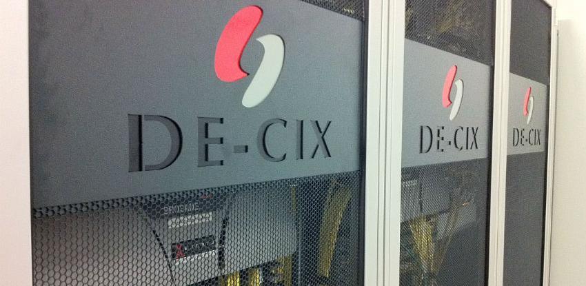 Softnet prvi u BiH direktno povezuje korisnike s DE-CIX-om u New Yorku