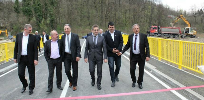 Pušten u saobraćaj most koji spaja Lopare i opštinu Teočak