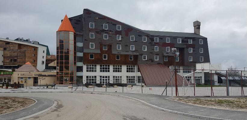 Curić: Budućnost hotela Maršal u rukama Vlade KS