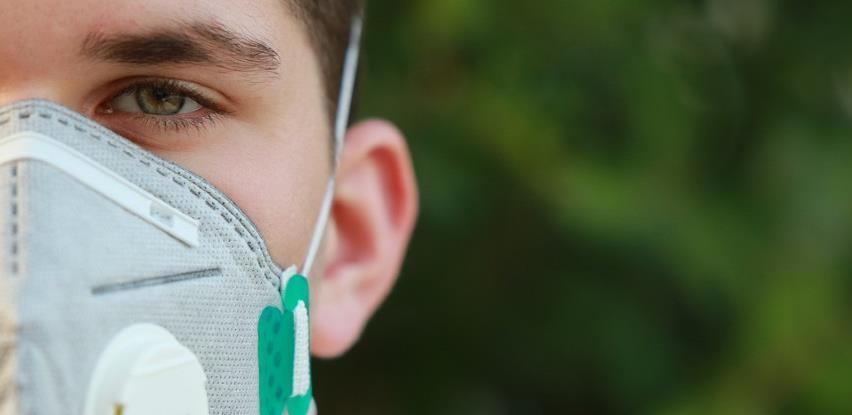 Znanstvenici izračunali koliko virusa ispusti zaraženi u minuti glasnog pričanja