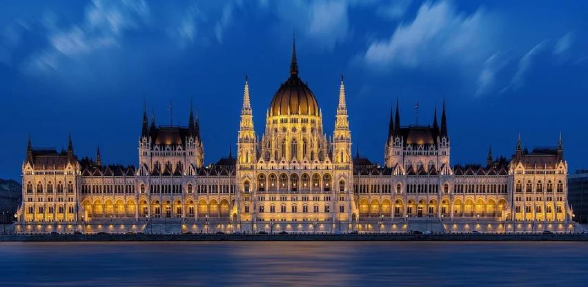 Mađarska 1. rujna zatvara granice za strance