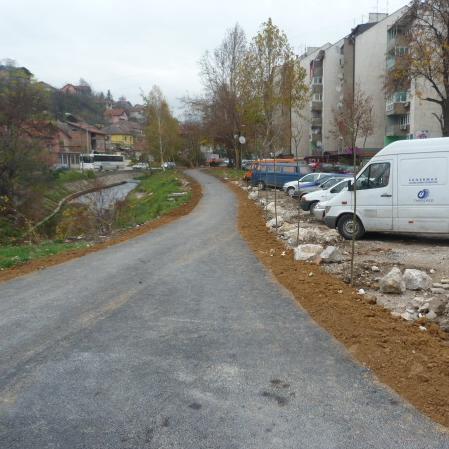 Radovi na uređenju prostora oko biciklističke staze u Kaknju