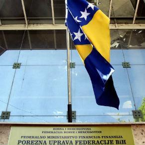 Porezna uprava FBiH naplatila 4,45 milijardi KM javnih prihoda