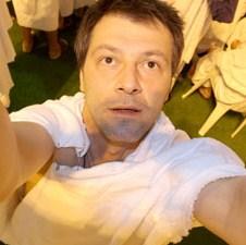 Izložba fotografija Harisa Memije: Odlazak na hadž iskoristio za pravljenje serije fotografija - Otvaranje izložbe 15. aprila 2009. godine