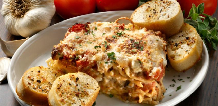 Terasa restoran sa naglaskom na halal sirovine