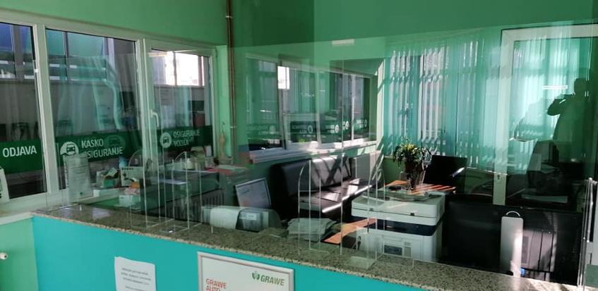 NOVO U PONUDI AVA STAR - Barijere od plexiglasa i mobilne zaštitne pregrade