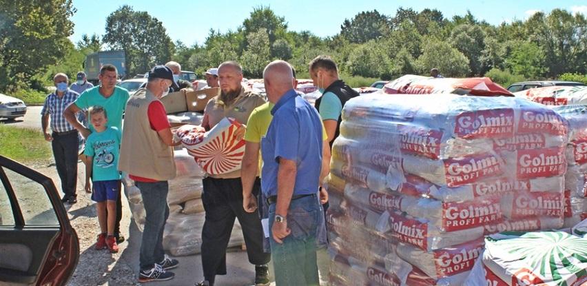 Općina Kalesija u saradnji sa World Vision obezbjedila piliće za 77 porodica