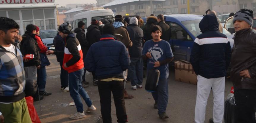 Humanost  Partner MKF – migrantima uručene vreće za spavanje
