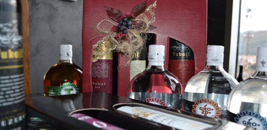 Obradujte drage osobe iz palete proizvoda Podrumi Vukoje 1982