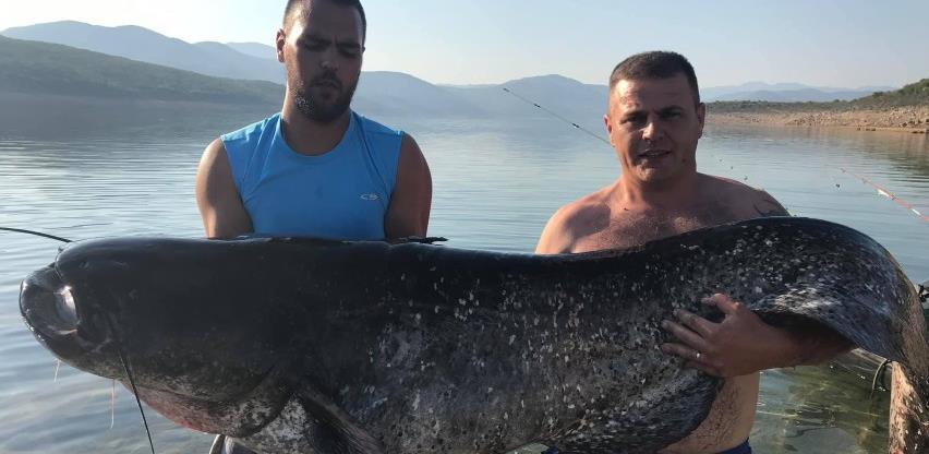 Bilećko jezero: Radoslav Kečojević ulovio soma od 92 kilograma