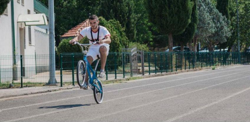 Ibro Basarić najbrži na svijetu u vožnji bicikla na zadnjem kotaču