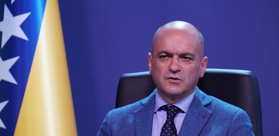 Privremeno se vraća policijski sat, predložena zabrana kretanja djeci i starijim