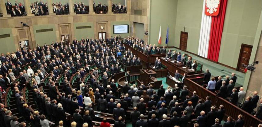 Parlament Poljske usvojio zakon o sudijama
