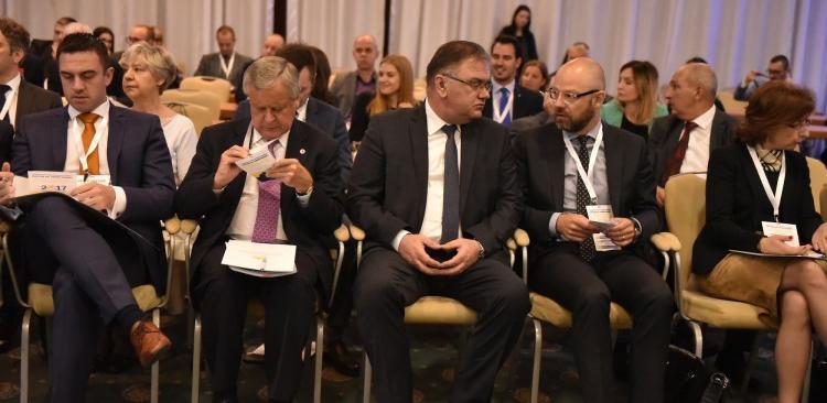 Sređeno tržište nafte i gasa preduslov za ozbiljniji ekonomski rast