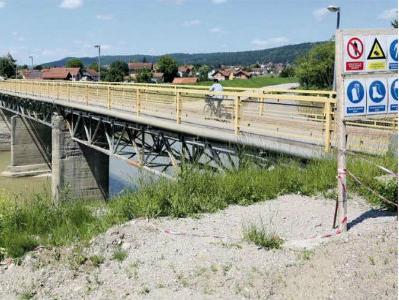 Gradi se glavna konstrukcija mosta kod "Incela"