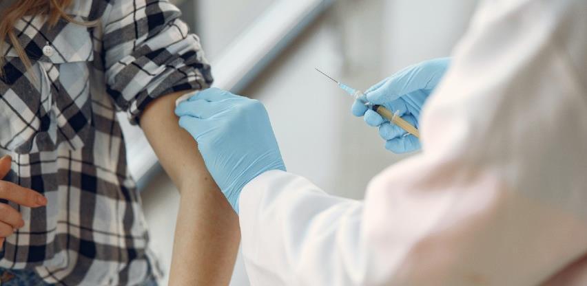 Sve građane BiH, koji su se vakcinisali u Srbiji, čeka druga doza