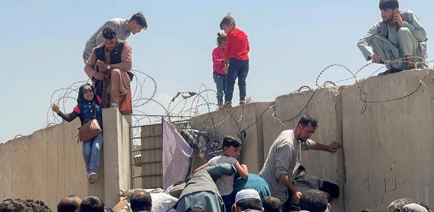 Nastavak evakuacija iz Kabula, Biden brani povlačenje