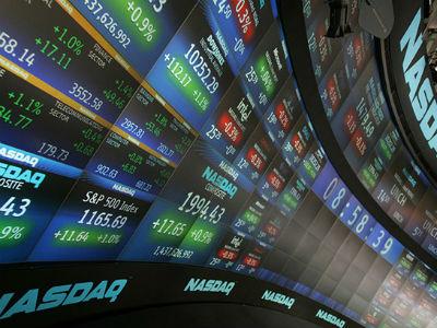 Američke berze obaraju rekorde, Dow Jones blizu 18.000 bodova