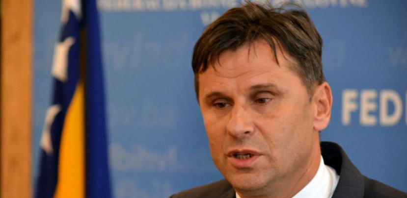 Novalić: U parlamentarnoj proceduri približiti stavove o upotrebi duhana