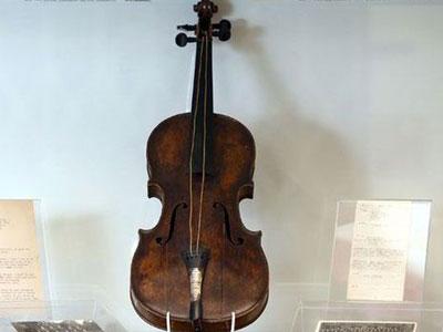 Na prodaji violina s Titanica