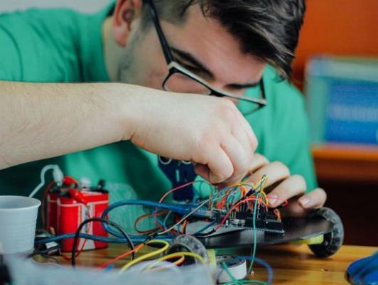 Dalibor Đumić: Patentirao kolica koja se pokreću treptajem oka