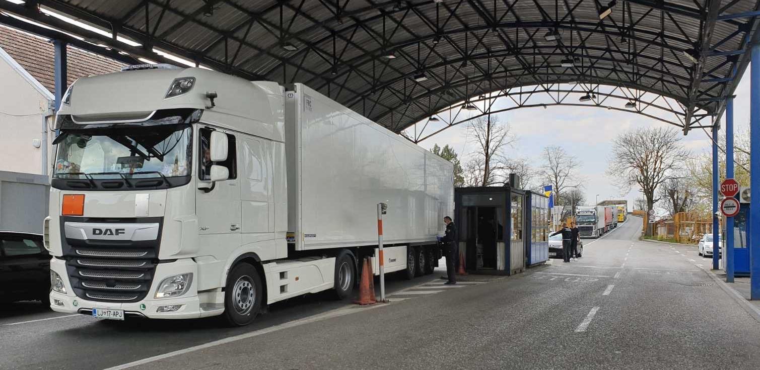 Svi granični prijelazi s Hrvatskom otvoreni za promet teretnih motornih vozila