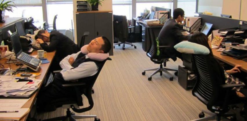 Spavanje na poslu obavezno u Japanu