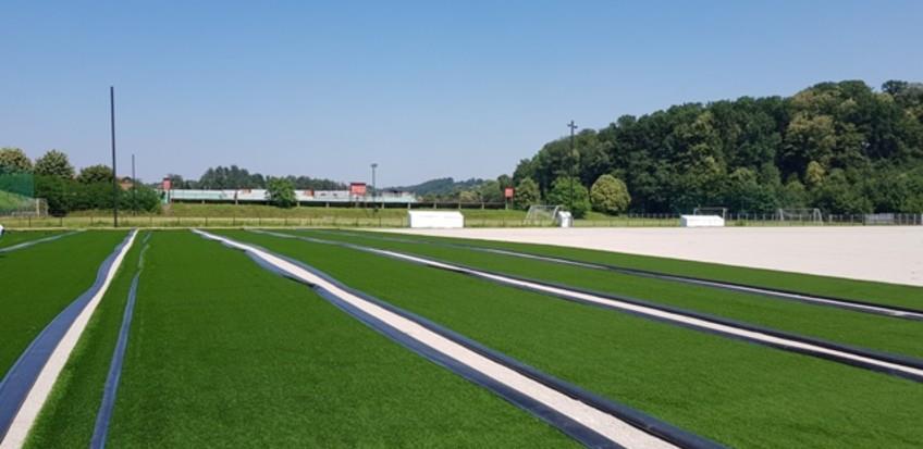 U toku postavljanje umjetne podloge na pomoćnom terenu stadiona Banja Ilidža