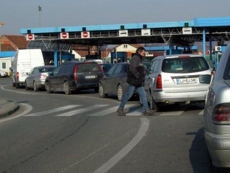 Prema Neumu zastoj 15 km, u RS računalni sustav zaustavio vozila