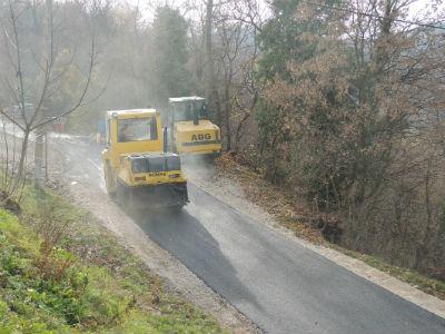 U toku sanacija i asfaltiranje dijela ceste u naselju Donji Čaklovići