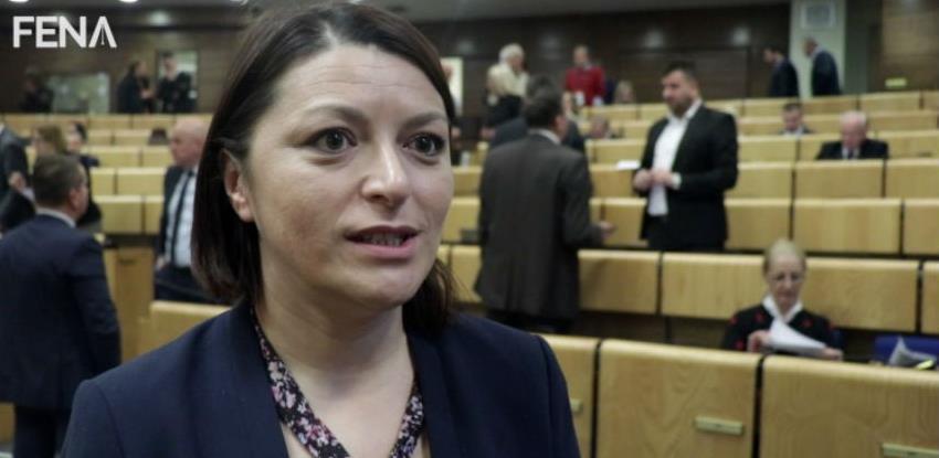 Podržano uvođenje ekstra poreza u djelatnosti istraživanja nafte i plina (Video)