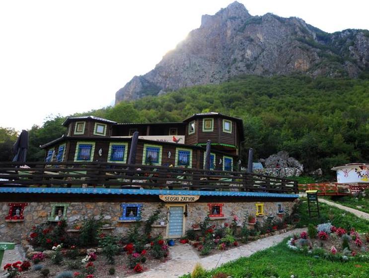 Porezna uprava FBiH zapečatila eko selo Raj u raju
