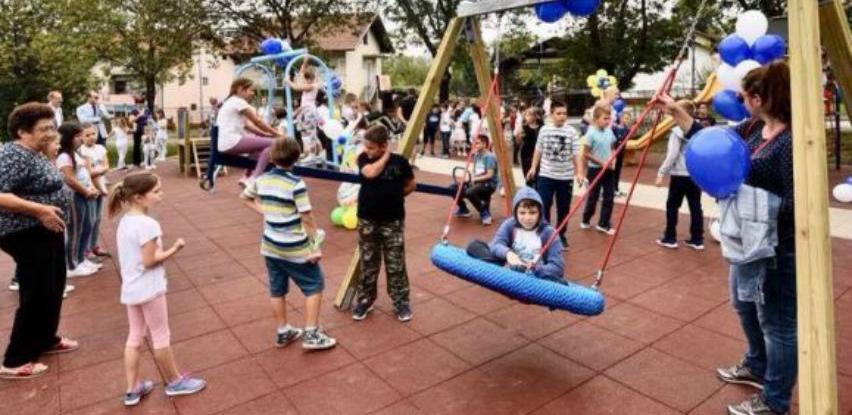 Otvoreno dječije igralište u naselju Lazarevo