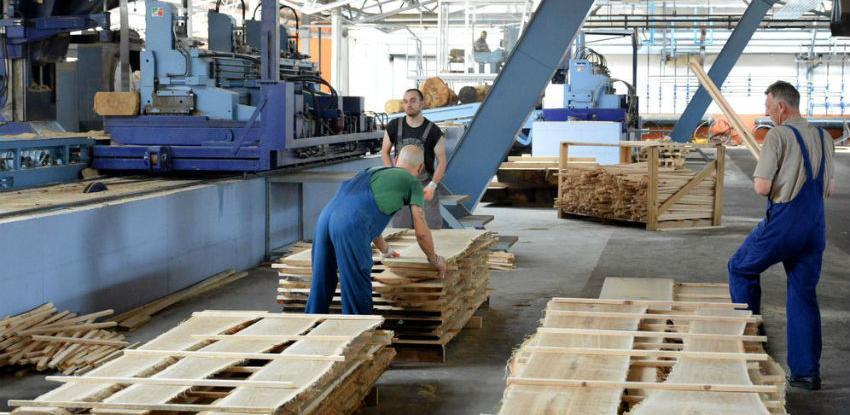 Julska industrijska proizvodnja veća za šest odsto od junske