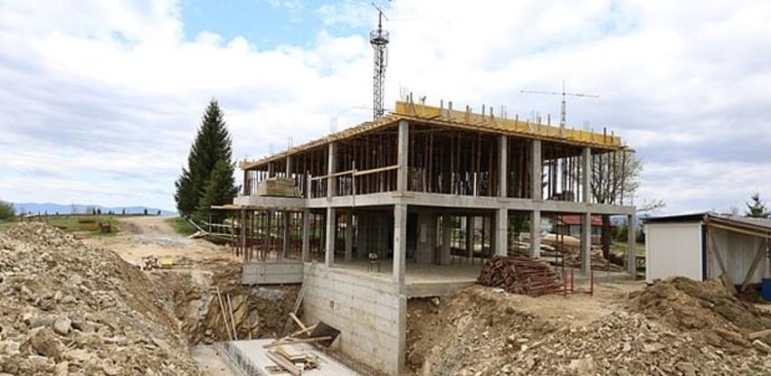 Napreduju radovi na izgradnji Eko kuće Smetovi