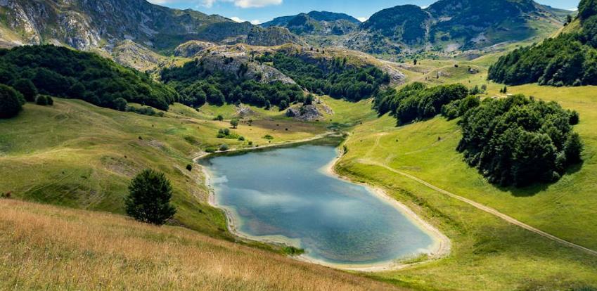Na Sutjesci niče nastavna baza studentima i naučnicima