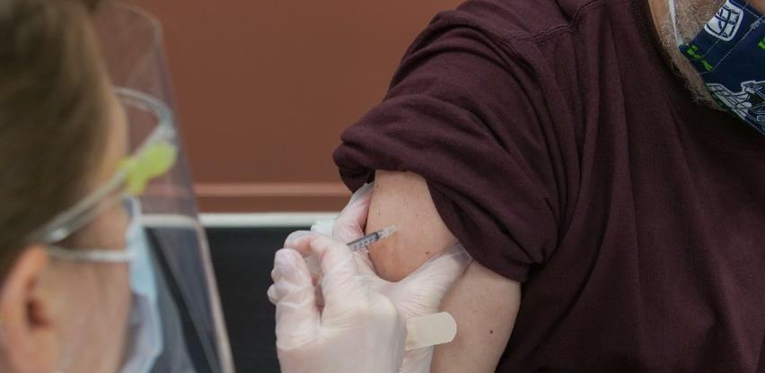 Više od milijun Europljana primilo dozu cjepiva protiv covida-19